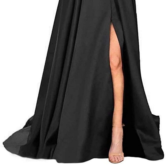 Black long dress open back - Picture 3 of 5